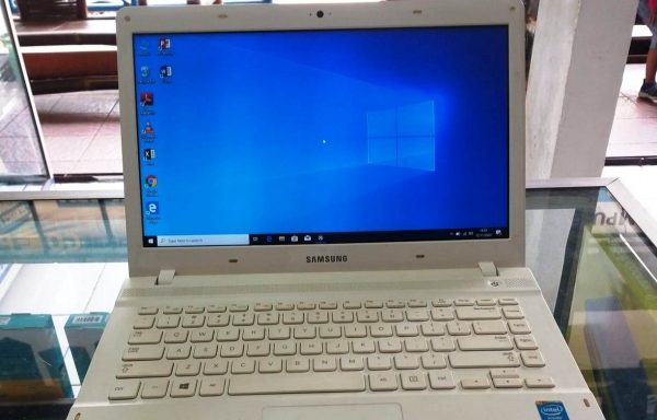 Laptop Second Samsung NP270E4V