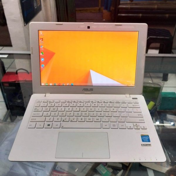 Dijual Notebook Asus X200CA