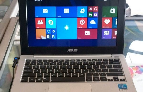 Notebook Asus X201E Intel Celeron 870 4GB/320GB