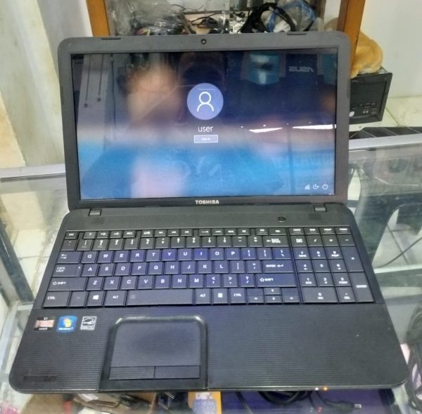 Laptop Toshiba Satellite C850D di Net Computer Depok