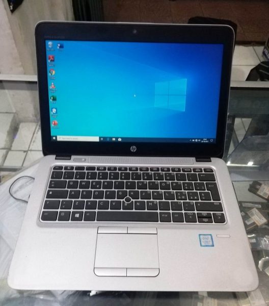 Laptop HP EliteBook 820 G4 di Net Computer Depok