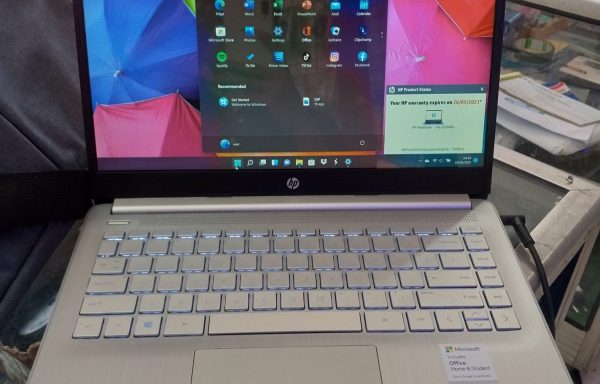 HP 14s-cf2048tu Intel Core i3-1005G1 4GB/256GB SSD
