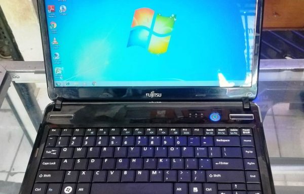 Laptop Fujitsu Lifebook LH531 Intel B690 3GB RAM 500GB HDD