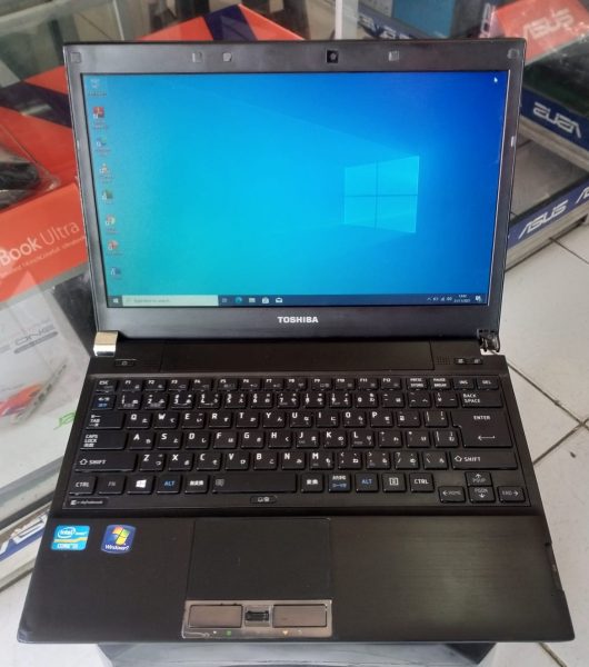 Laptop Toshiba Dynabook R732/H