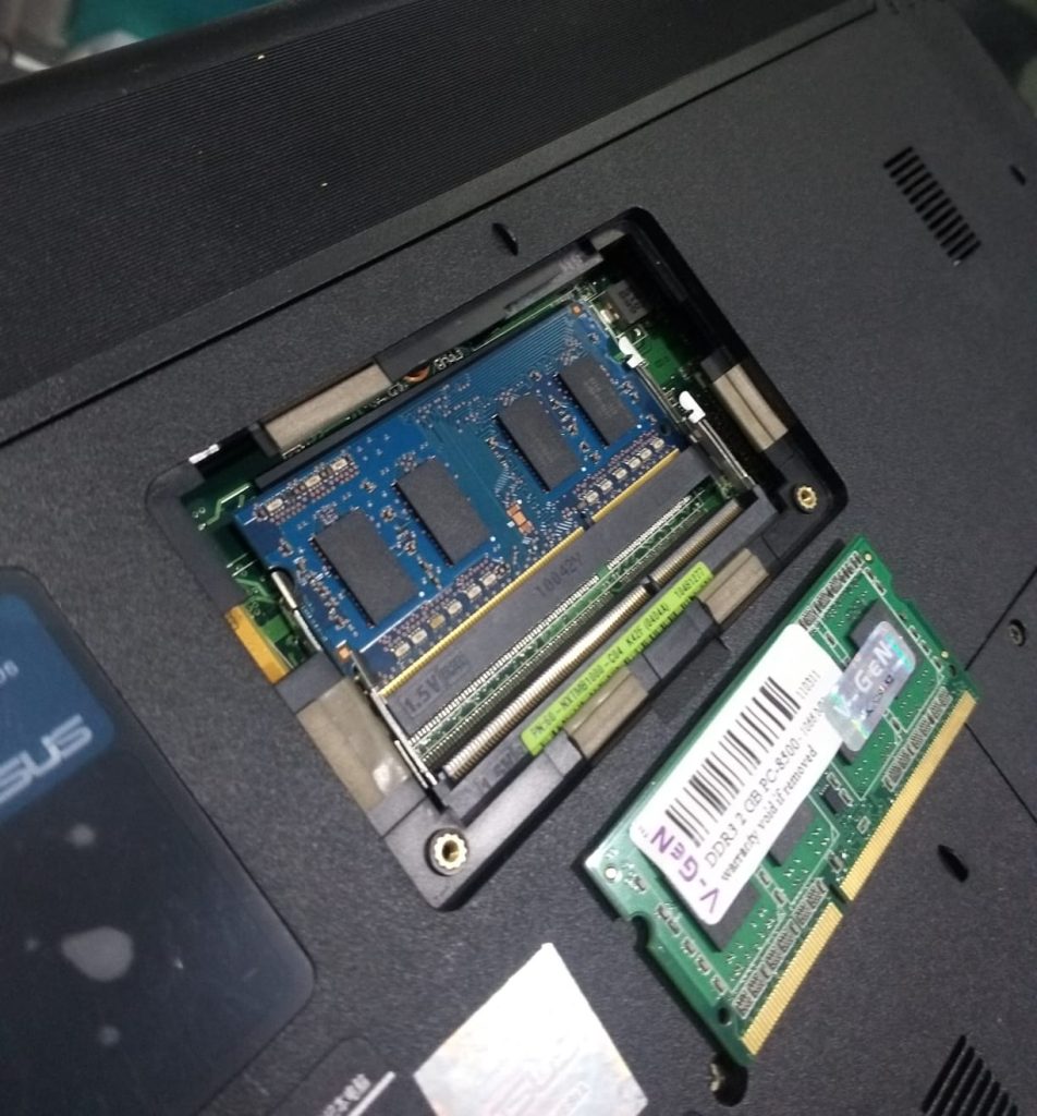 Slot RAM Laptop