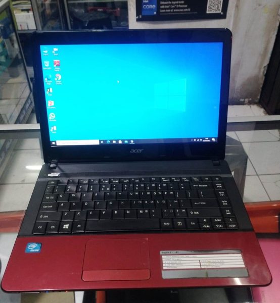 Laptop Acer Aspire E1-431