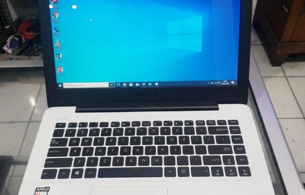 Laptop Asus X454Y AMD E1-7010 4GB RAM 120GB SSD