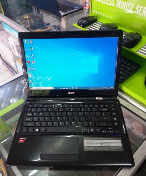 Laptop Acer E1-422