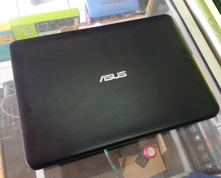 Laptop Asus X454Y AMD A87410 4GB RAM 500GB HDD Net Computer Depok
