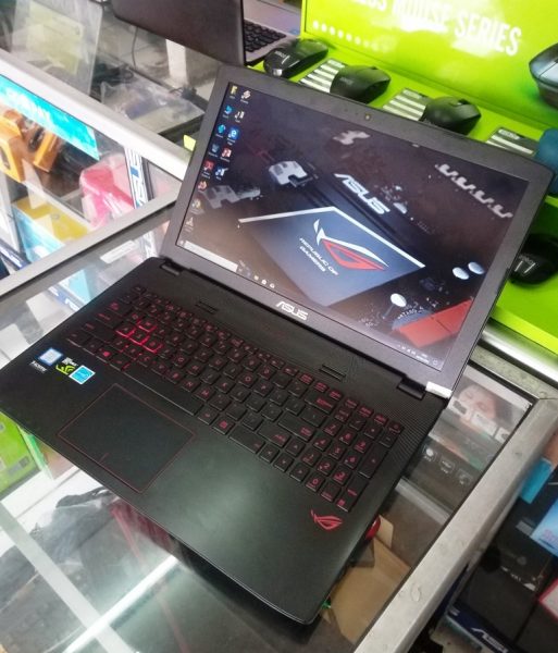 Laptop Asus ROG GL552V Intel Core i7-7700HQ 12GB RAM 1TB HDD Intel HD 630 & Nvidia GeForce GTX 950M