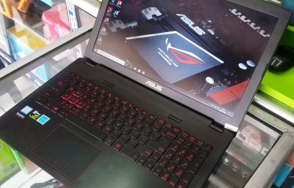 Laptop Asus ROG GL552V Intel Core i7-7700HQ 12GB RAM 1TB HDD Intel HD 630 & Nvidia GeForce GTX 950M