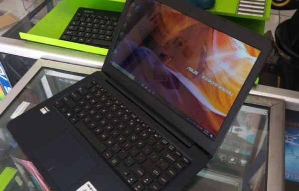 Laptop Asus E402Y AMD E2-7015 4/256GB