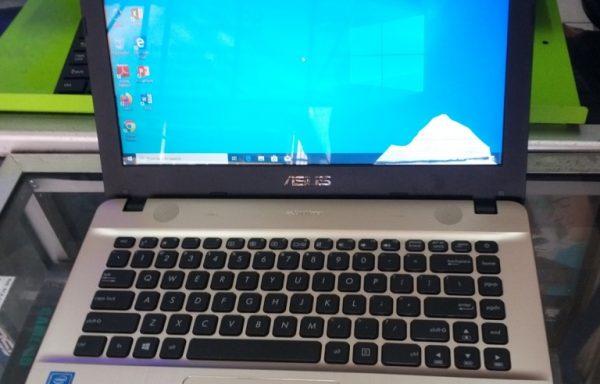 Laptop Asus X441NA Intel Celeron N3350 4GB RAM 500GB HDD