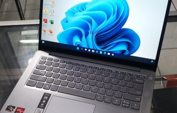Laptop Lenovo Ideapad Slim 3 AMD Ryzen 7 5700U 8GB RAM 512GB SSD