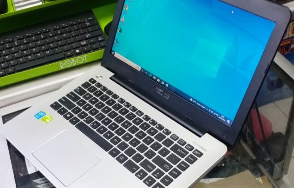 Laptop Asus X455L Intel Core i5-4210U 8GB RAM 128GB SSD 1TB HDD Dual VGA