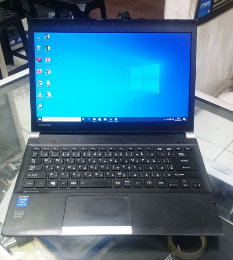 Laptop Toshiba Dynabook R734/K Intel Core i3-4000M 4GB RAM 128GB