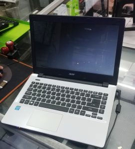 Acer Aspire E1-411