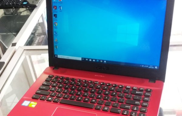 Laptop Asus X441U Intel Core i3-6006U 4/256 Intel HD Graphics 520 & Nvidia GeForce MX110