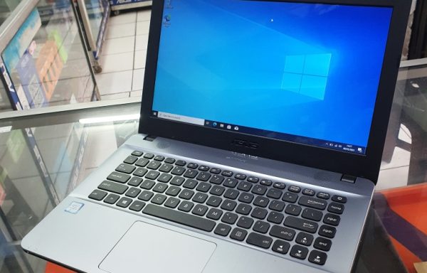 Laptop ASUS X441UA Intel Core i3 4/256GB