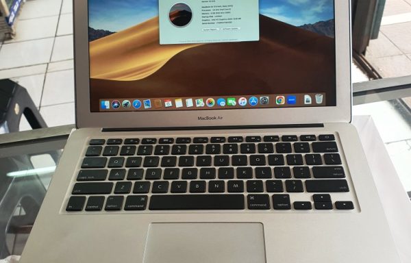 MacBook Air 2015 13inch 8GB RAM 128GB SSD