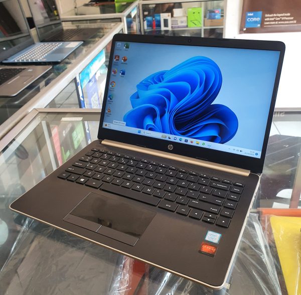laptop hp 14-cf1044TX