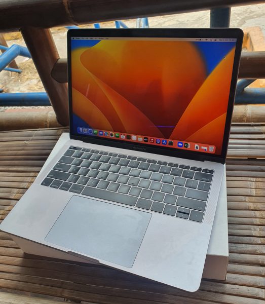 macbook pro 2017 non touchbar