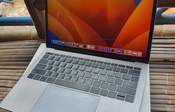 MacBook Pro 2017 i5 8/128 Fullset