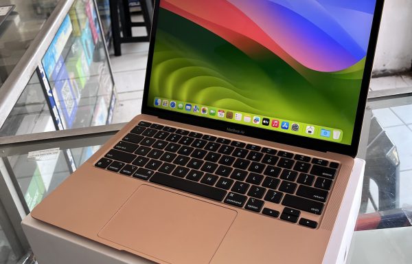 MacBook Air 2020 i3 8/256