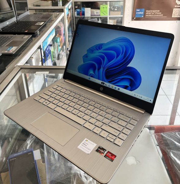 HP 14s