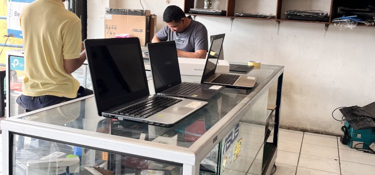 Tips Aman Jual Beli Laptop Second Secara Online: Panduan untuk Pembeli dan Penjual