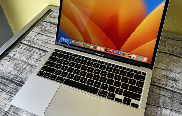 MacBook Air M1 8GB RAM 256GB Silver