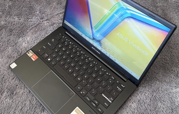 ASUS VivoBook Go 14 E1404FA Ryzen 3 7320U 8GB/512GB