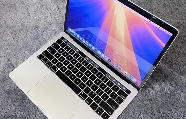 MacBook Pro 2019 A2159 I5 8/256GB Touchbar