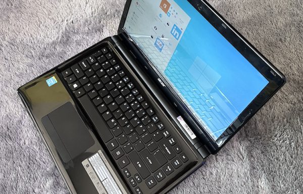 Laptop Acer Aspire E1-410 Celeron N2920 4GB/128GB SSD