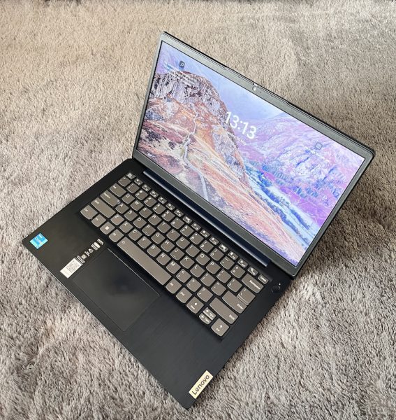 Lenovo Ideapad Slim 3i Intel Core i3 1215U