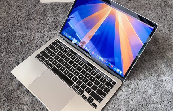 MacBook Pro M1 8/256
