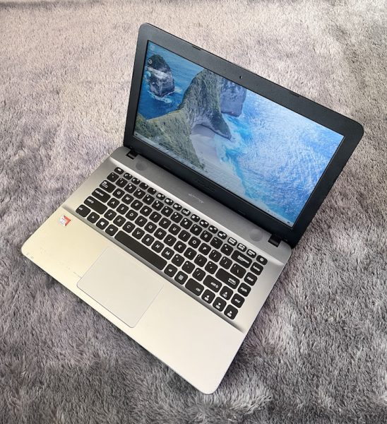 ASUS X441B AMD A9