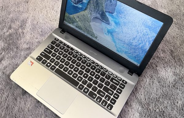 ASUS X441B AMD A9 4GB RAM 256GB SSD