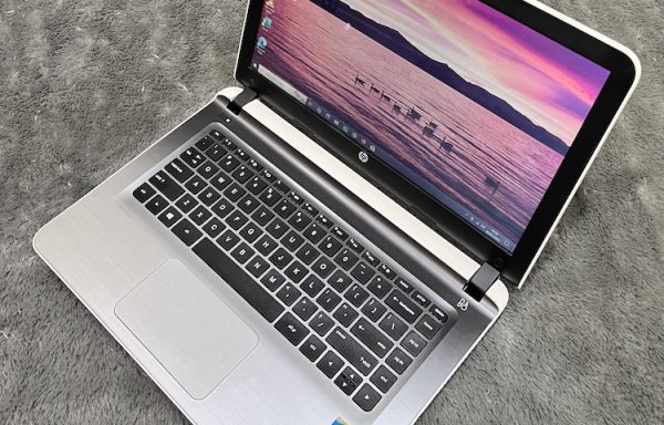 HP Pavilion 14-ab034tx Intel Core i7-5500U 8GB RAM 256GB SSD Nvidia GeForce 940M