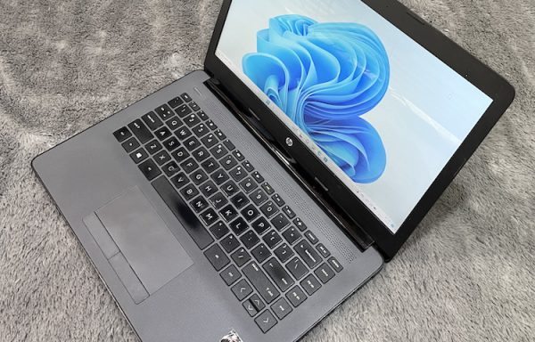 HP 14-cm0077AU AMD Ryzen 5 8GB 128GB SSD 1TB HDD