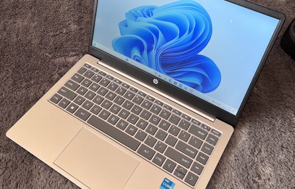 HP 14 ep0555TU Intel Core i3 8GB Gen 12 8GB RAM 512GB NVMe