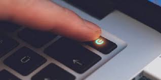 Laptop Tidak Bisa Menyala Saat Ditekan Tombol Power? Ini Penyebab dan Solusinya