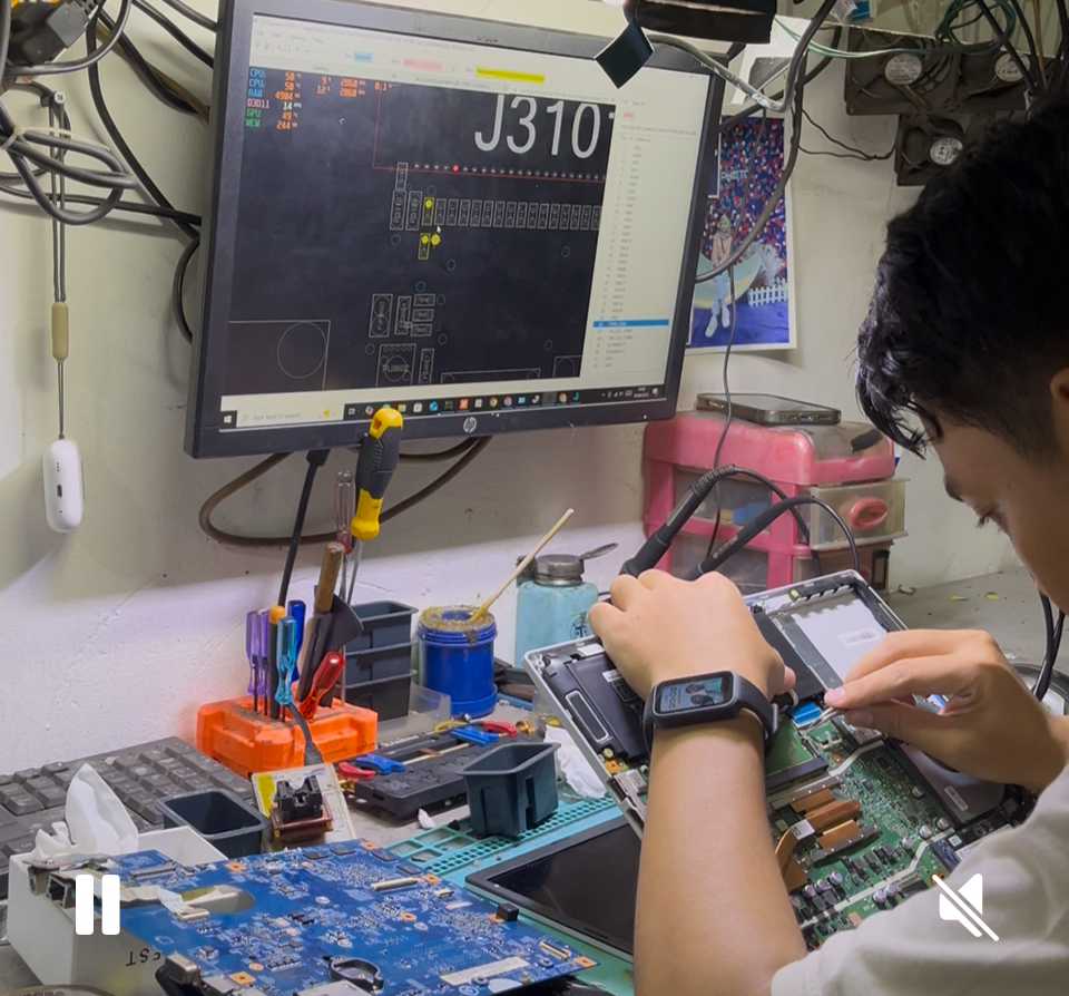 Service laptop dan macbook depok