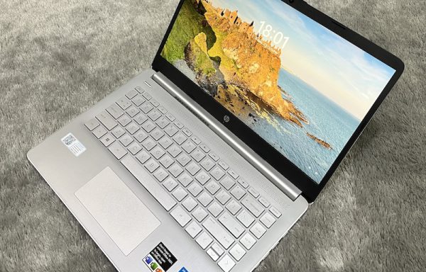 HP 14s-dq2622TU Intel Core i3-1115G4 8/512GB