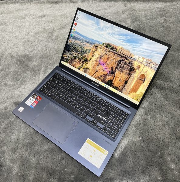 Asus Vivobook M160Q AMD Ryzen 7