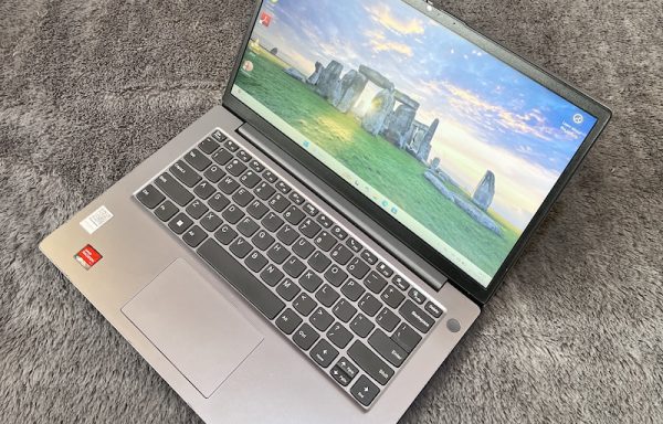 Lenovo V14 G4-AMN AMD Ryzen 3 7320U 8/256GB