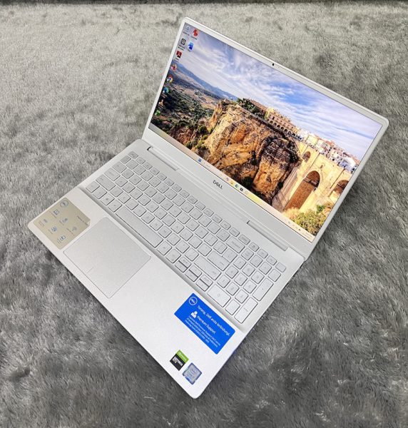 Dell Inspiron 15 7591 Intel Core i7 9750H