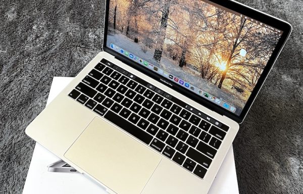 MacBook Pro 2017 A1706 Touchbar i7/16/1TB