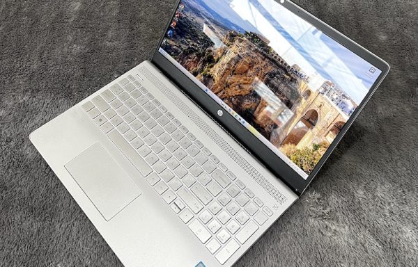 HP Pavilion 15-ck038TX Intel Core i7-8550U 16GB/512GB Nvidia GeForce MX150