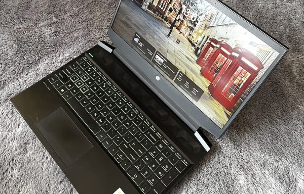 HP Pavilion Gaming Laptop 15-ac1076AX
